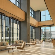 Hojatxonada qul va bekasi