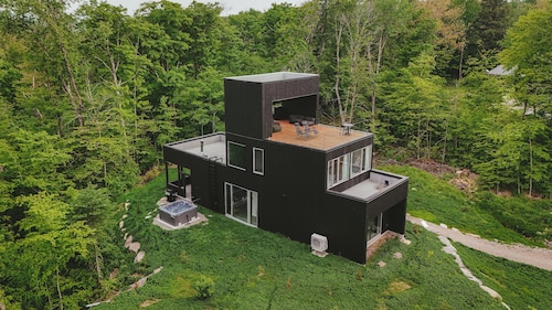 🏔️ Chalet avec Spa & Sauna | Vue Panoramique | Proche de Tremblant