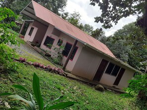 Exterior - Cute 1-Bdrm Apt in Dolega Centro. Great Central Location w/ a Lovely Stream. (Dolega)