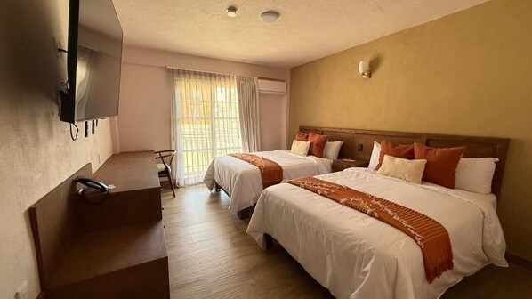 Skrivebord, skrivebord for bærbar PC og blendingsgardiner