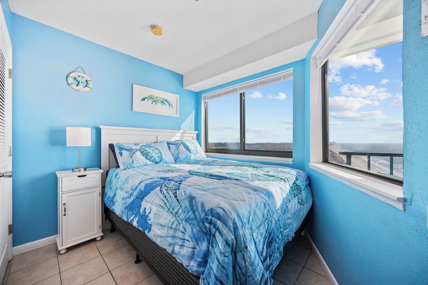 Newly Updated 1-bedroom Condo With Amazing Ocean Views - Surfside Beach, SC