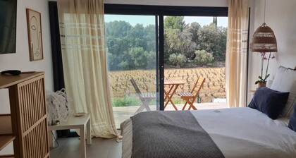 Suite parentale sur vignes et mer
