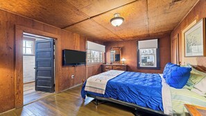 7 Schlafzimmer, Schreibtisch, Bügeleisen/Bügelbrett, Reisekinderbett