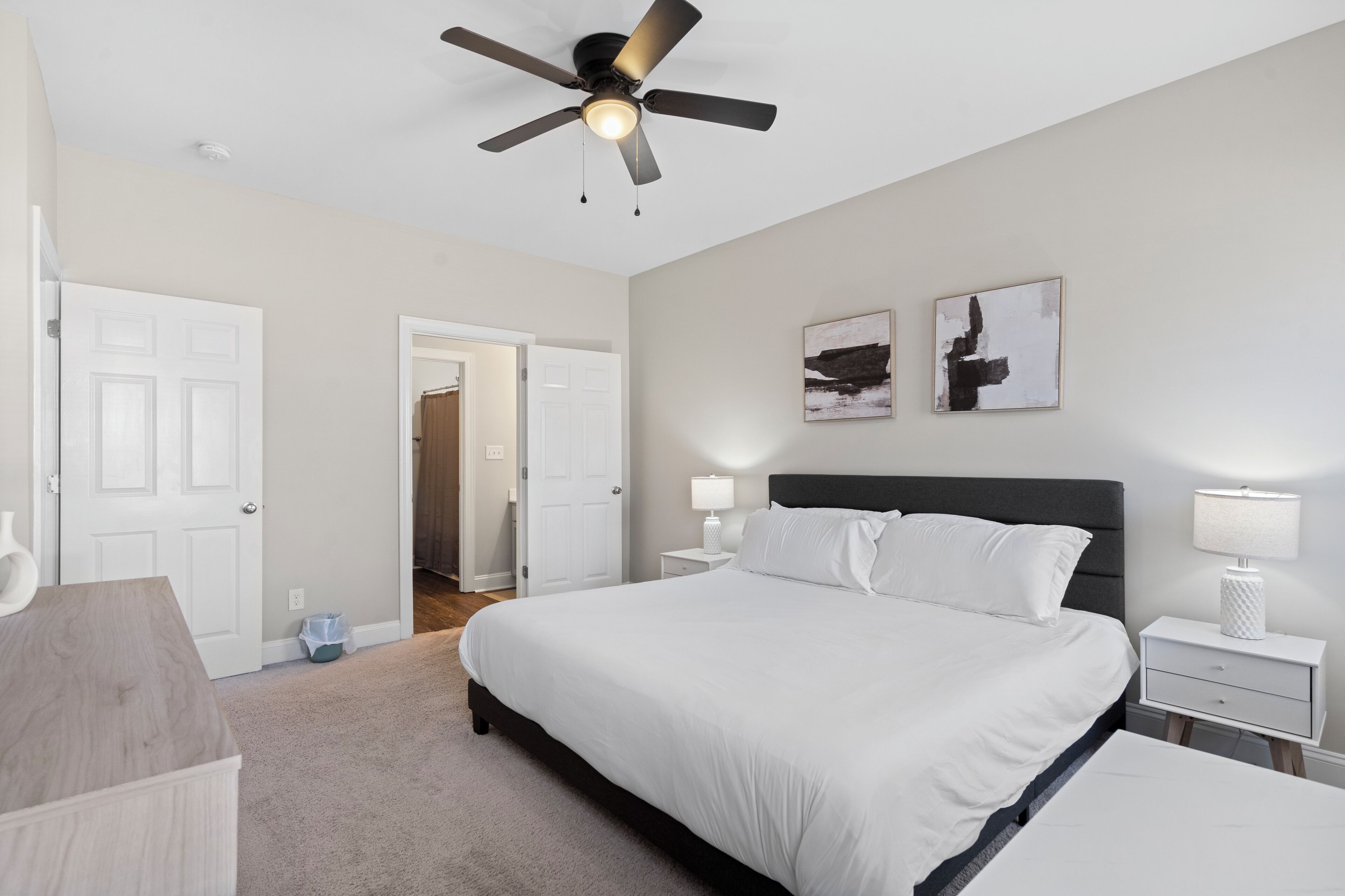 3 bedrooms, iron/ironing board, WiFi, bed sheets