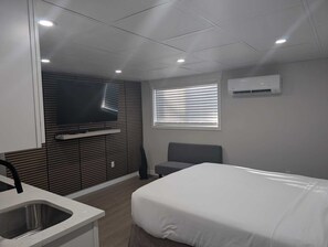 Laptop workspace, free WiFi - Mira Holdings (Red Deer)
