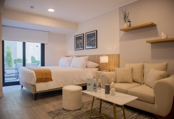 Iron/ironing board, free WiFi, bed sheets - Art by Wynwood House  (Lima)