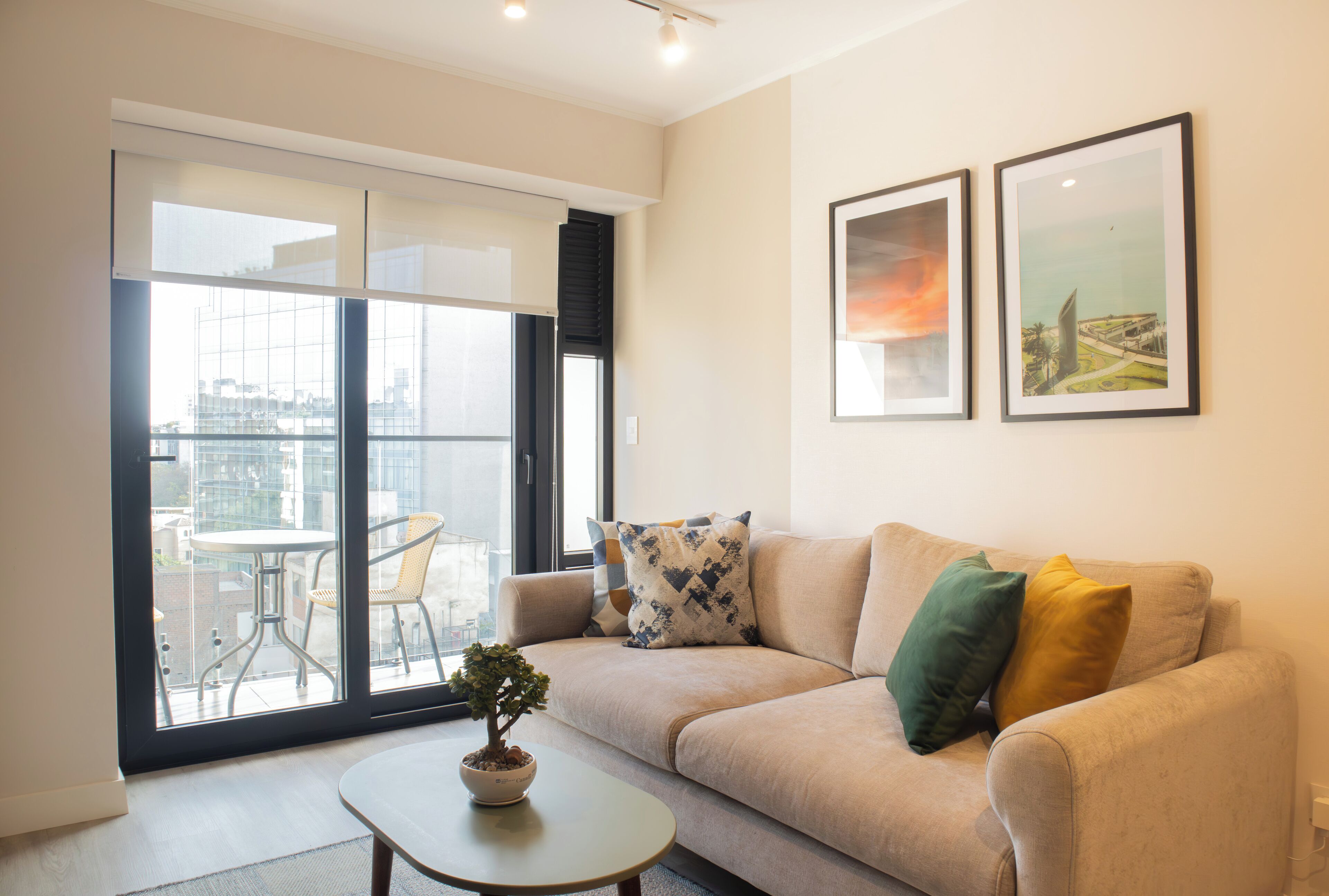 Apartment, 2 Bedrooms (815) | Living room