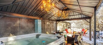 North Salt Lake Escape w/ Hot Tub and Claw foot Soaking Tub