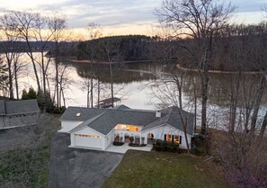 Exterior - Sunkissed Shores-Rare Flat Lot w/Beautiful Views, Dock, Hot Tub (Winchester)