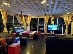 1 chambre, fer et planche à repasser, Wi-Fi, draps fournis