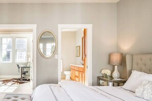 3 Schlafzimmer, Schreibtisch, Bügeleisen/Bügelbrett, kostenloses WLAN
