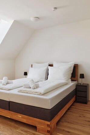 2 habitaciones, tabla de planchar con plancha, wifi y ropa de cama 