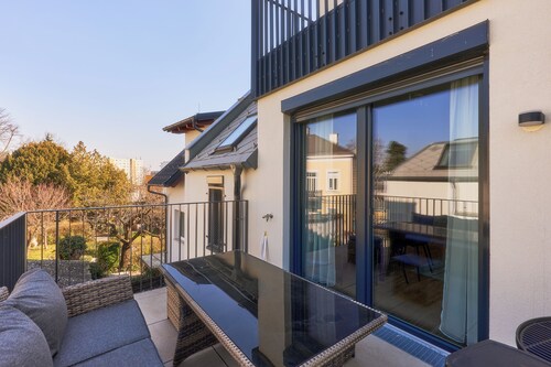 2-bedroom apartment in enchanting Wien with WiFi, AC, terrace and grill