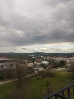 Habitación triple familiar, vistas al jardín | Terraza o patio