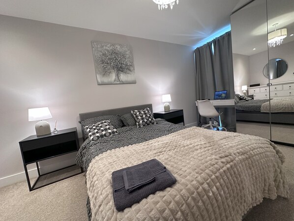 1 bedroom, iron/ironing board, WiFi, bed sheets - Cosy 1 bed apartment with WiFi in Stevenage Town Centre (Stevenage)