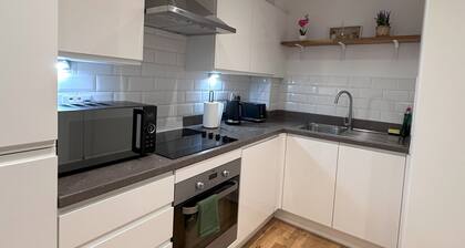 Cosy 1 bed apartment with WiFi in Stevenage Town Centre