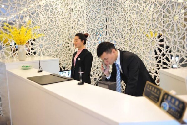 Lobby lounge - Sushi Select Hotel (Caoyang Road Subway Station) (Shanghai)