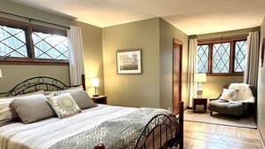 Unclassified image, 5 of 23, button - Hemlock Retreats - Cabin, 6 Acres, Hot Tub & Winery (Rockbridge)