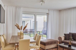 تناول الطعام