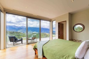 7 bedrooms, iron/ironing board, WiFi