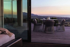 Outdoor dining - Ata Rangi Lodge | Kaikōura (Kaikoura)