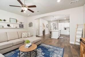 スマートテレビ、暖炉