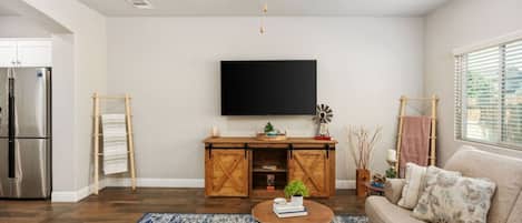 Smart TV y chimenea