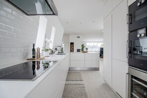 Apartamento, acessível | 4 quartos, acesso à internet de alta velocidade