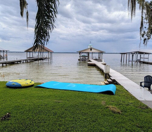 Relaxing 2-bedroom house in Lake Placid with WiFi, AC
