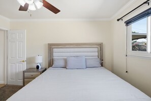 4 bedrooms, free WiFi, bed sheets