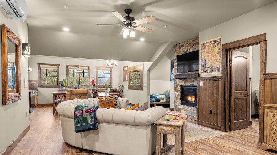 Apgar Lookout Suites