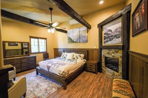 Apartment, 2 Bedrooms, Mountain View | Iron/ironing board, free WiFi, bed sheets - Apgar Lookout Suites (West Glacier)