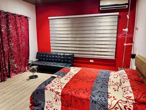 1 dormitorio, tabla de planchar con plancha, wifi y ropa de cama