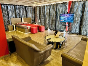 1 habitación, tabla de planchar con plancha, wifi y ropa de cama 