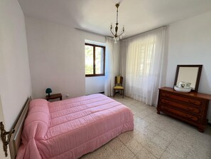 2 camere, ferro/asse da stiro