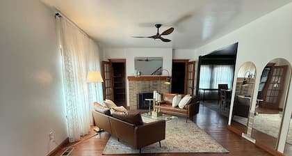 Restored 1935, 3-bedroom house, less than a mile to campus & downtown