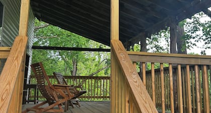 Shepherd’s House on the Hill—Peaceful Getaway at River Cottage Farm - 3 Bedroom