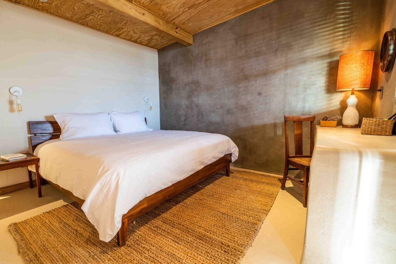 1 bedroom, desk, free WiFi, bed sheets