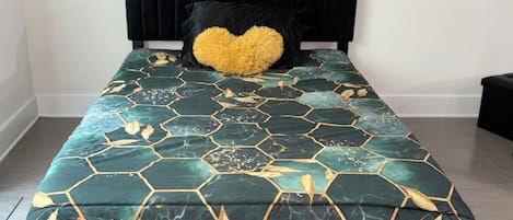 1 bedroom, WiFi, bed sheets