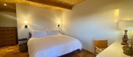 1 slaapkamer, een bureau, gratis wifi, beddengoed