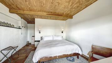 1 bedroom, desk, free WiFi, bed sheets