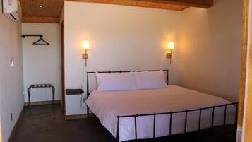 1 slaapkamer, een bureau, gratis wifi, beddengoed