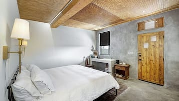 1 bedroom, desk, free WiFi, bed sheets