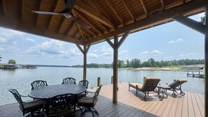 Outdoor dining - Lakefront Retreat with Pool and Room For Everyone! (Milledgeville)