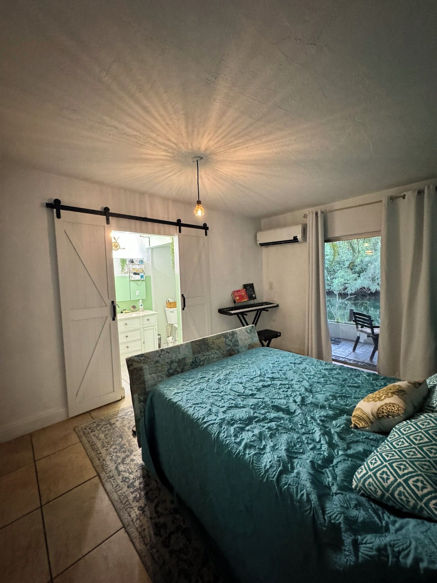 1 bedroom, desk, WiFi, bed sheets