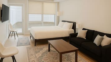 Studio, Patio | Desk, iron/ironing board, free WiFi