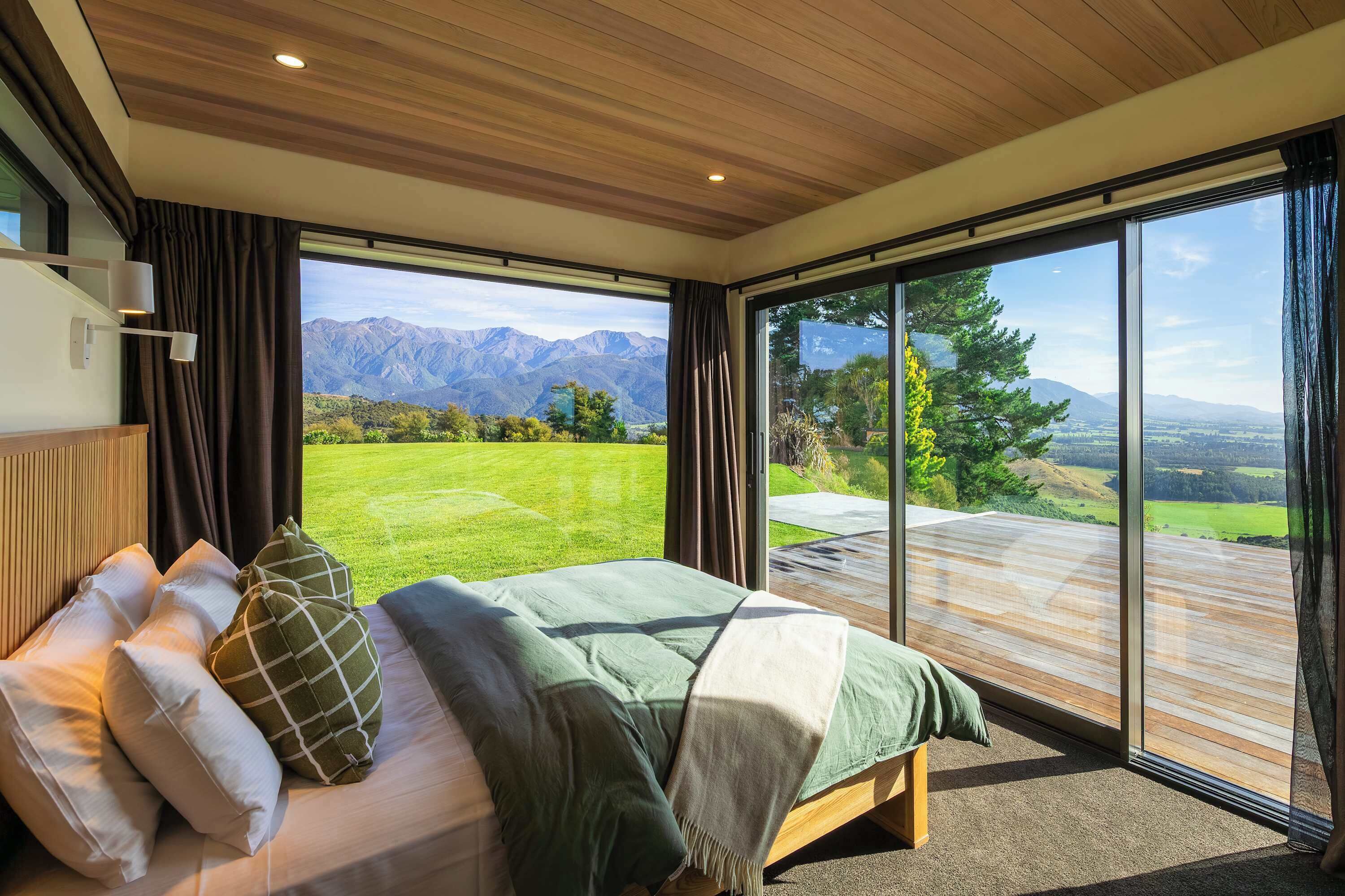 5 bedrooms, iron/ironing board, WiFi