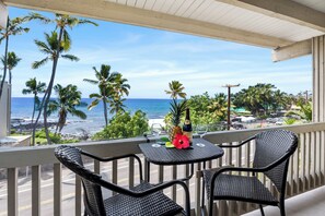 Outdoor dining - Fantastic Oceanview Studio Condo - Complete Beautiful Remodel Unit 368 (Kailua-Kona)