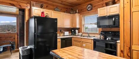 雪櫃、微波爐、焗爐、爐具