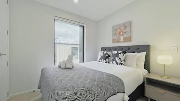 2 bedrooms, iron/ironing board, WiFi (free), bed sheets